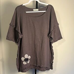 EUC Umgee Oversized Floral Accent Gray Tunic T Shirt Top Fringe Trim XL
